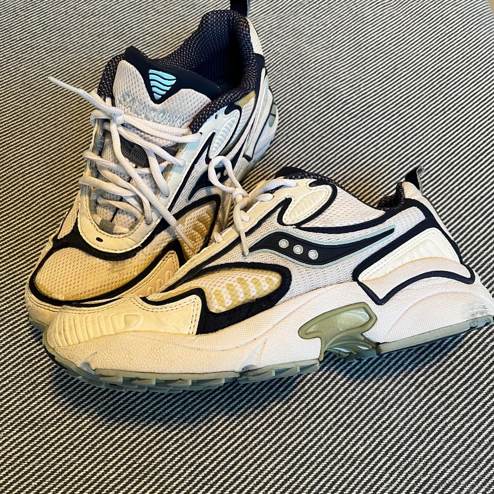 Saucony Trigon Running Shoes--women’s 10.5